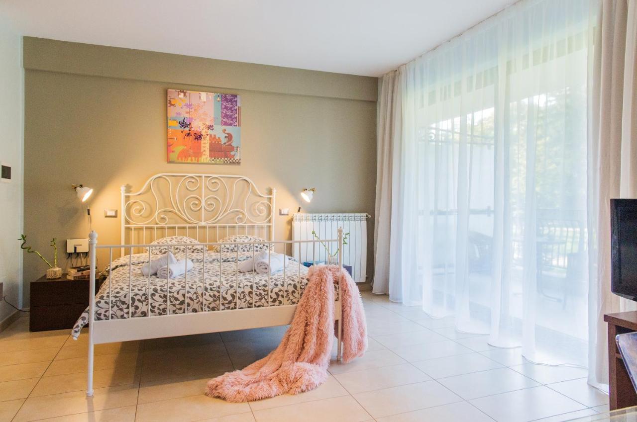 One Love Metropolitan Gardens Studio Apartment Bucharest Exterior photo