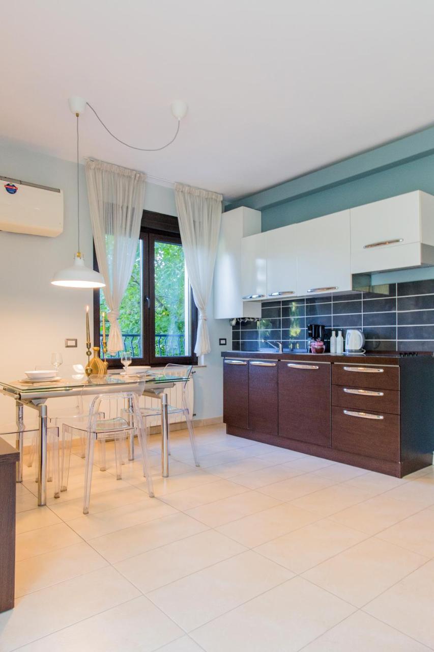 One Love Metropolitan Gardens Studio Apartment Bucharest Exterior photo
