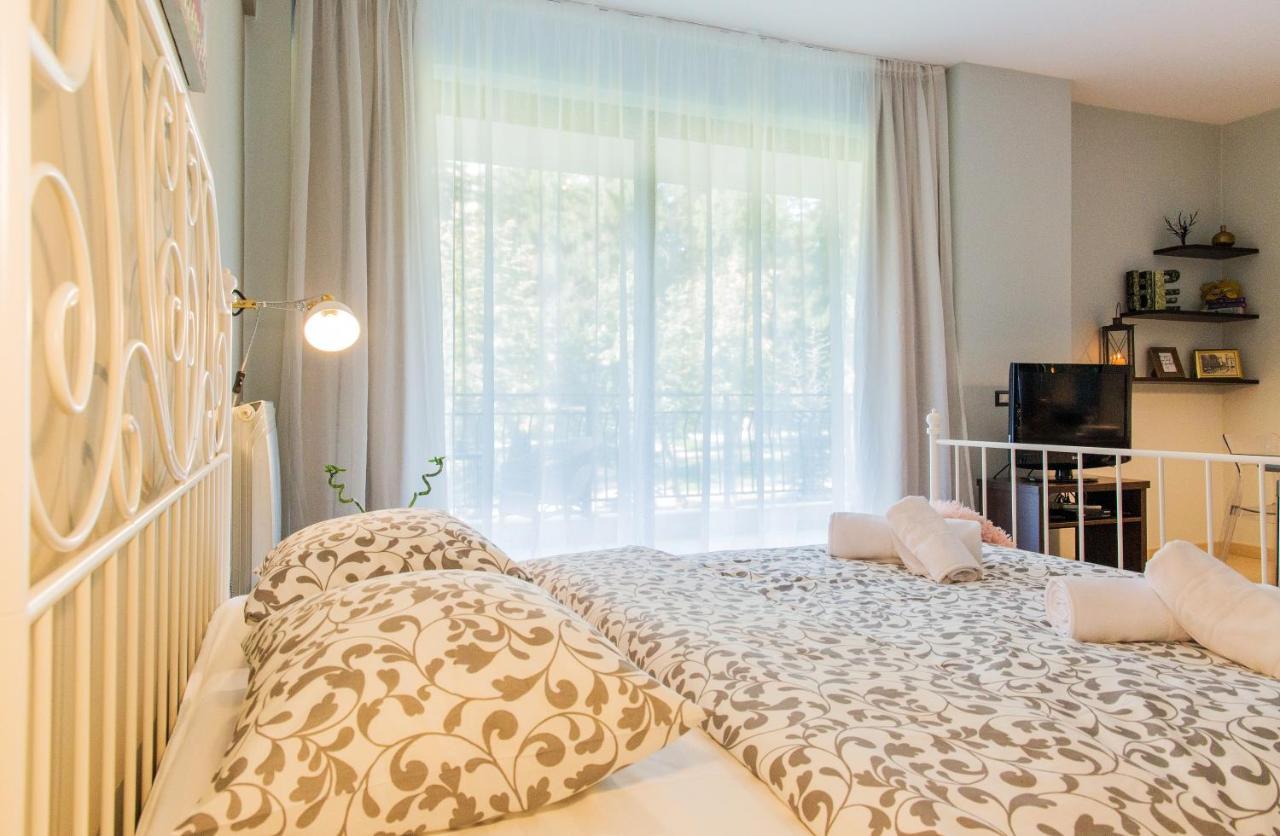 One Love Metropolitan Gardens Studio Apartment Bucharest Exterior photo