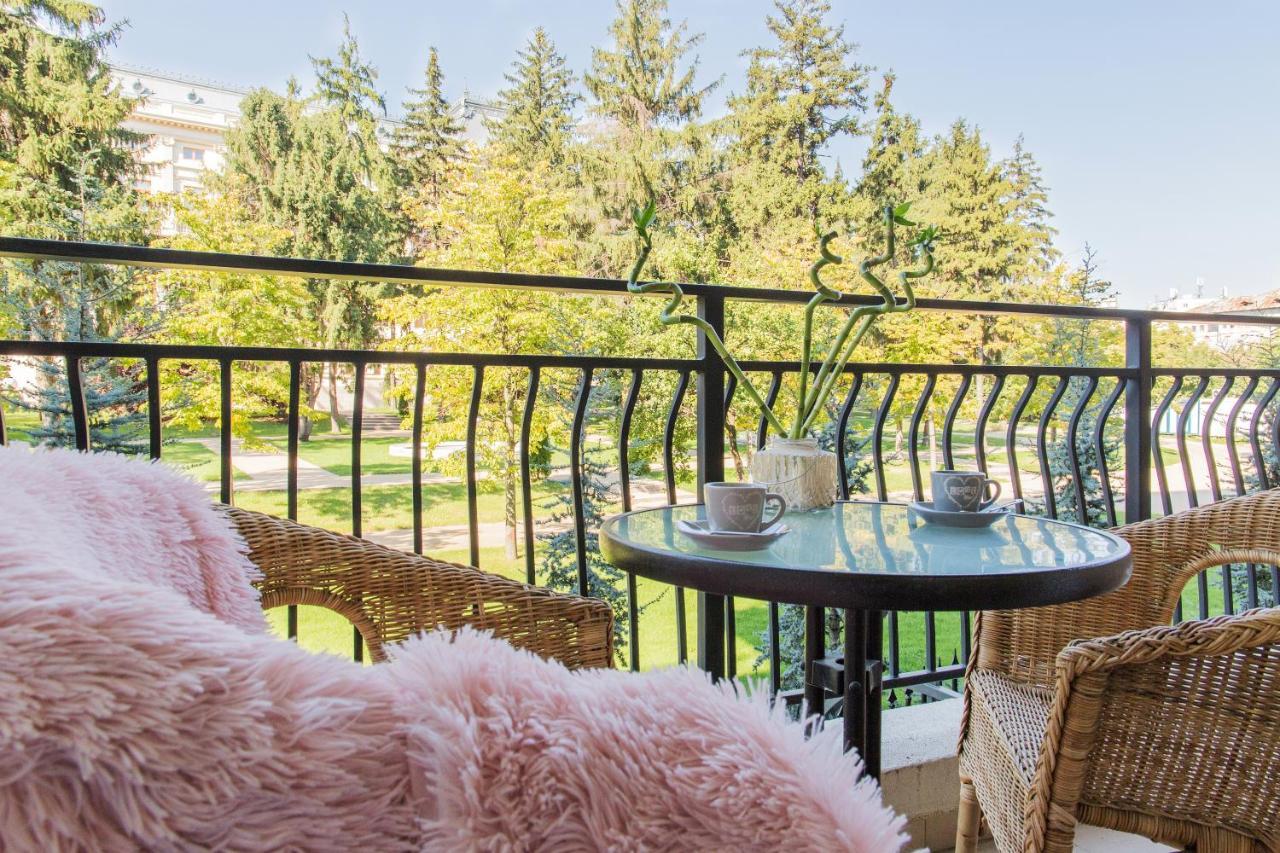 One Love Metropolitan Gardens Studio Apartment Bucharest Exterior photo