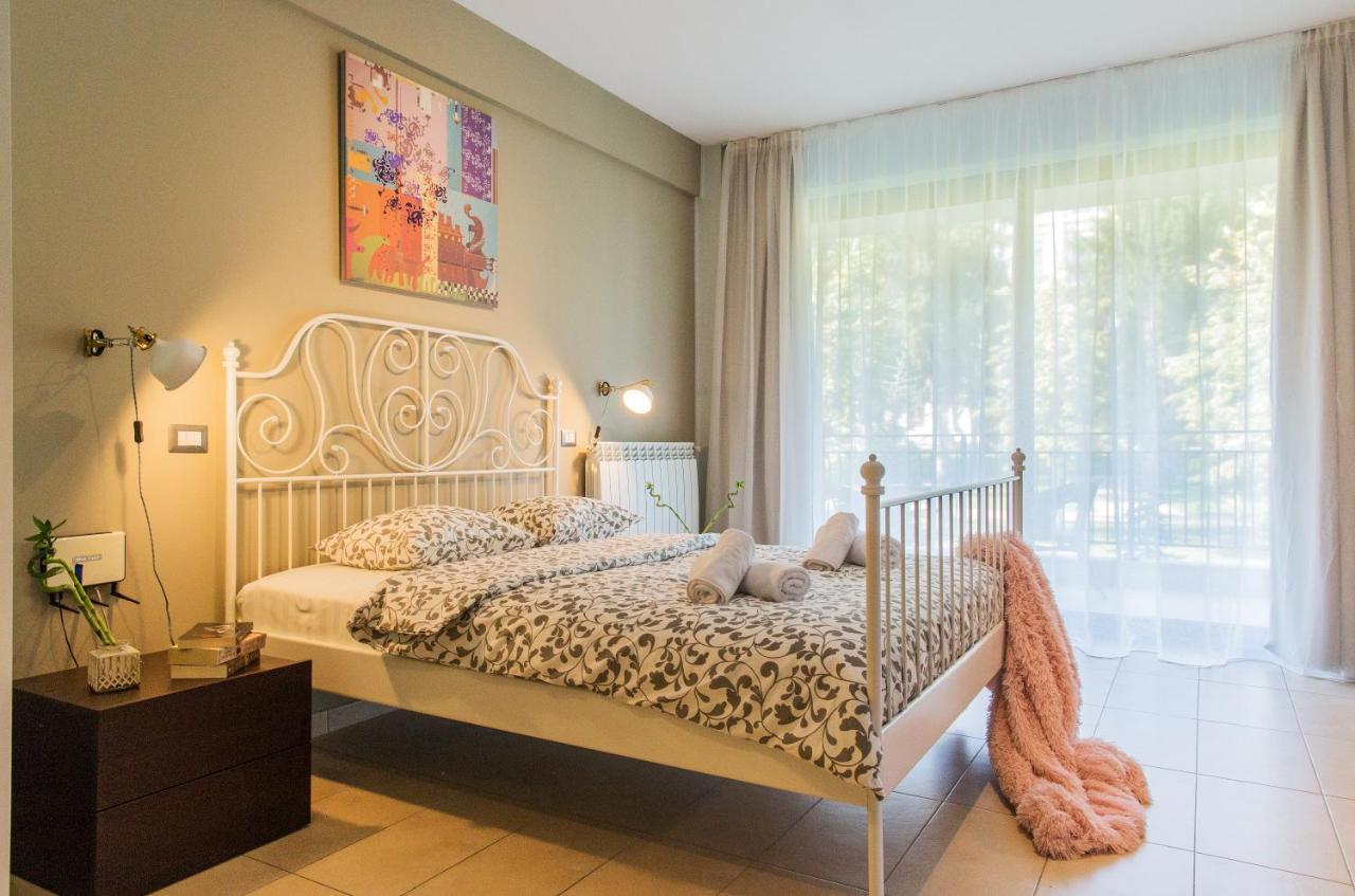 One Love Metropolitan Gardens Studio Apartment Bucharest Exterior photo